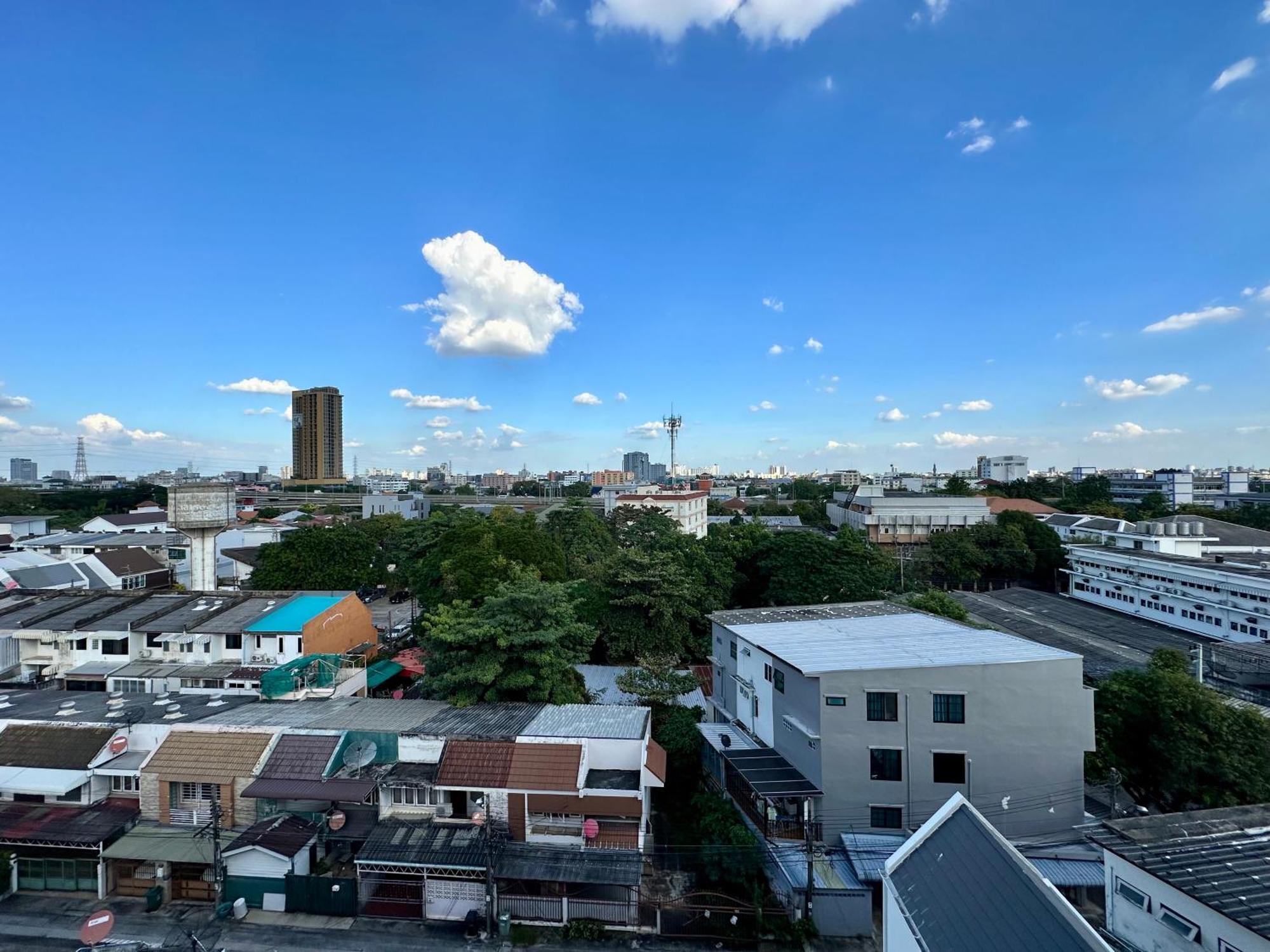 Town Sukhumvit 71 Apartment Bangkok Ngoại thất bức ảnh