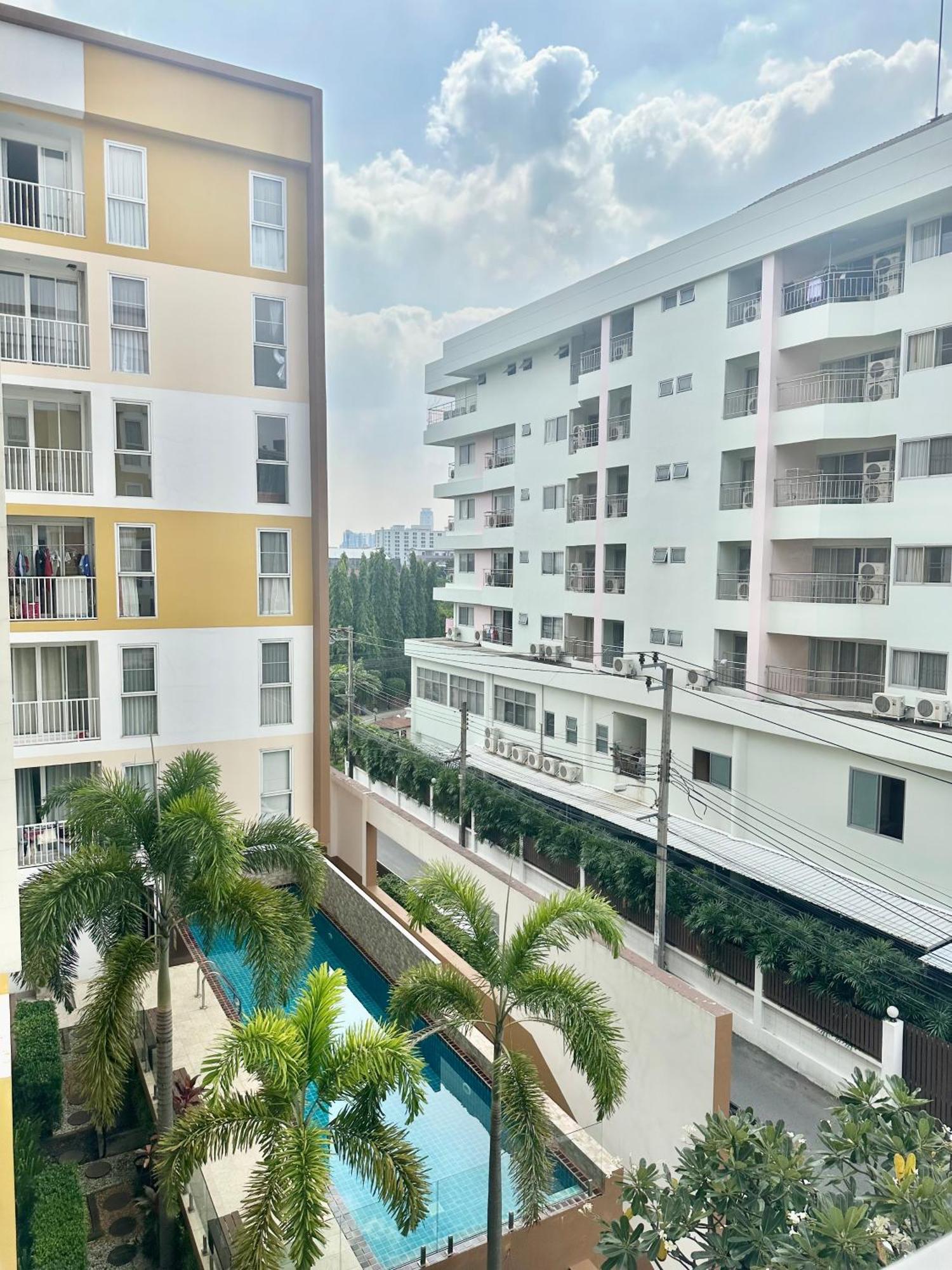 Town Sukhumvit 71 Apartment Bangkok Ngoại thất bức ảnh