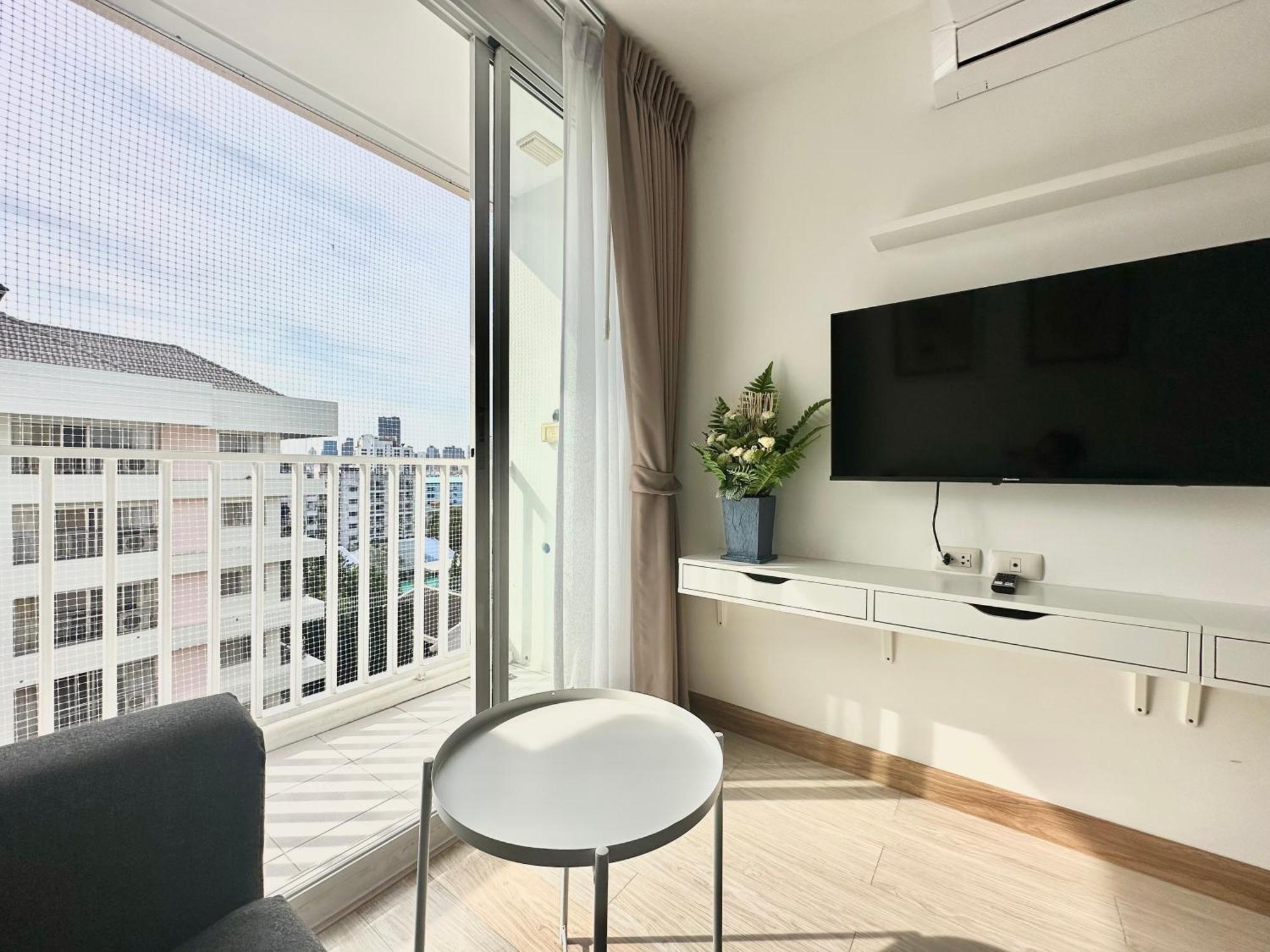 Town Sukhumvit 71 Apartment Bangkok Ngoại thất bức ảnh